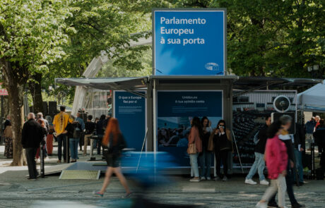 EU-Parlament Roadshow in Portugal 2022 mit der modulbox-Max mobiler Faltcontainer